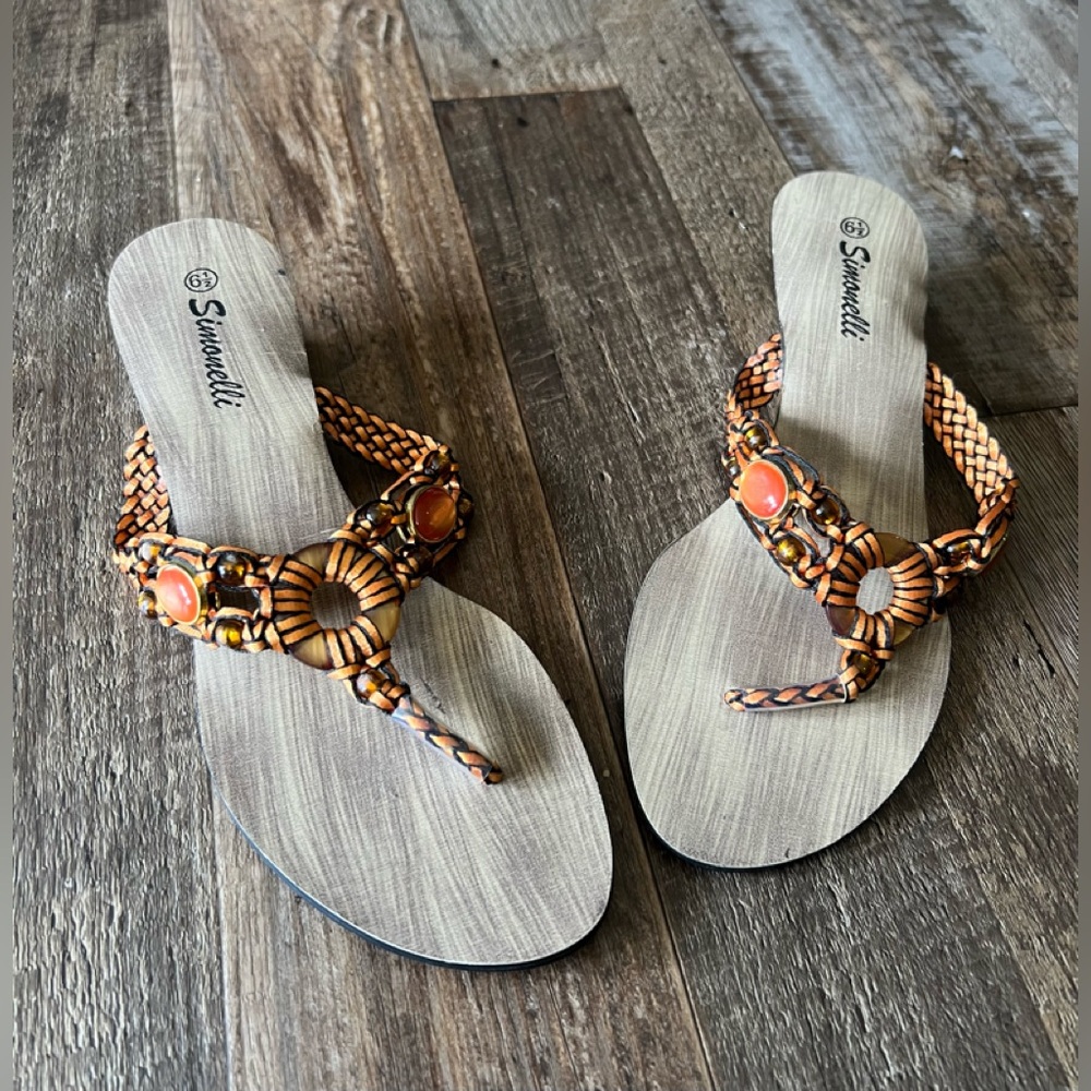 EUC Simonelli kitten heel sandals. Size 6.5